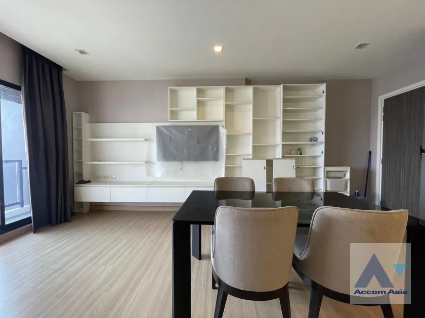 unit 2 Bedrooms  Condominium For Sale in Charoen Nakhon, Bangkok  near BTS Krung Thon Buri (AA40114)