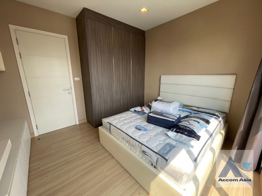 4  2 br Condominium For Sale in Charoen Nakhon ,Bangkok BTS Krung Thon Buri at Urbano Absolute Sathorn AA40114