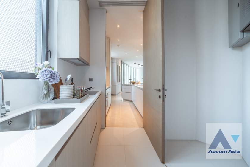 15  2 br Condominium For Sale in Charoen Nakhon ,Bangkok BTS Krung Thon Buri at Banyan Tree Residences Riverside AA40115