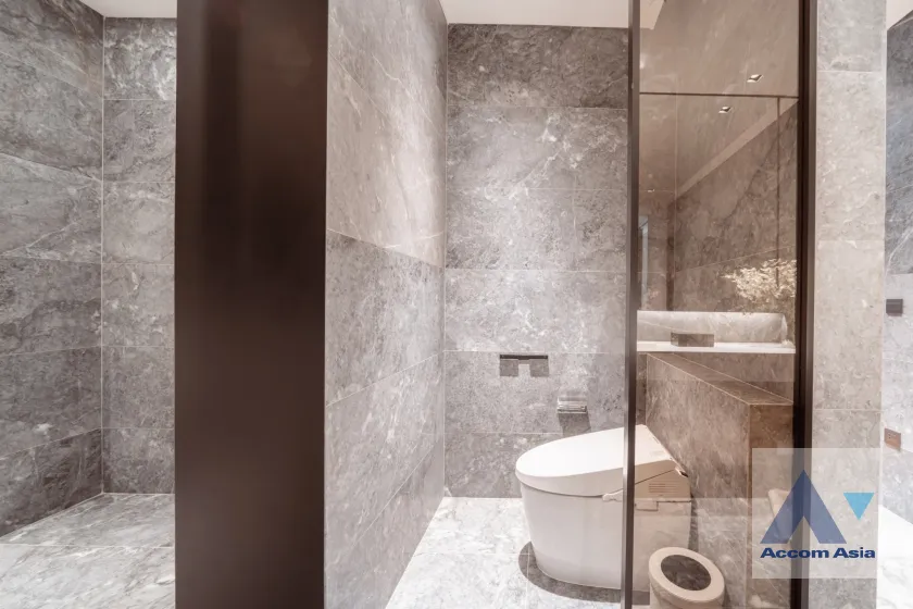 27  2 br Condominium For Sale in Charoen Nakhon ,Bangkok BTS Krung Thon Buri at Banyan Tree Residences Riverside AA40115