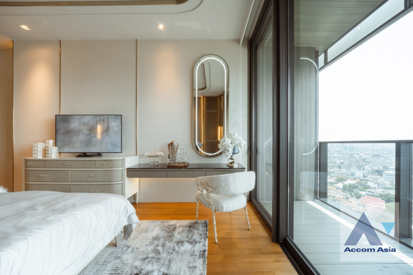 32  2 br Condominium For Sale in Charoen Nakhon ,Bangkok BTS Krung Thon Buri at Banyan Tree Residences Riverside AA40115