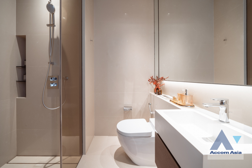 33  2 br Condominium For Sale in Charoen Nakhon ,Bangkok BTS Krung Thon Buri at Banyan Tree Residences Riverside AA40115