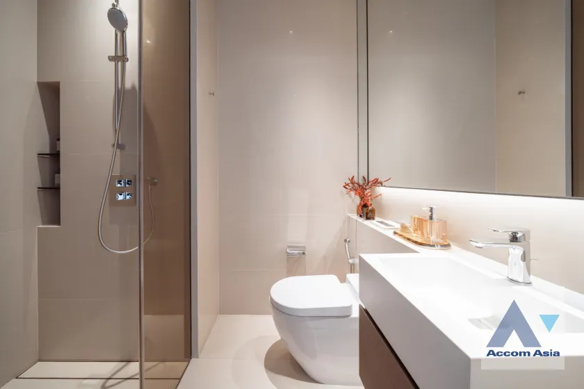 33  2 br Condominium For Sale in Charoen Nakhon ,Bangkok BTS Krung Thon Buri at Banyan Tree Residences Riverside AA40115