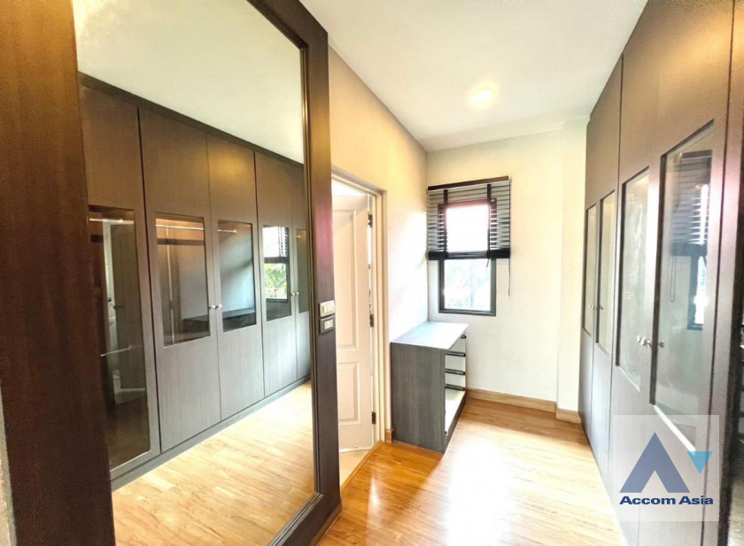 13  3 br House For Sale in Phaholyothin ,Bangkok  at The City Ramintra AA40116