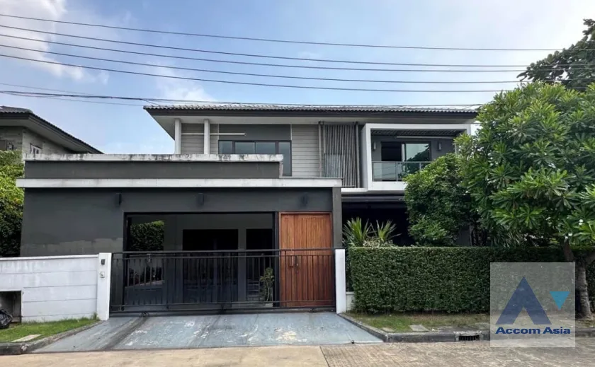 unit 3 Bedrooms  House For Sale in Phaholyothin, Bangkok  (AA40116)