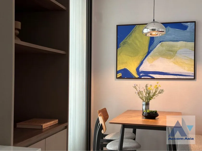unit 1 Bedroom  Condominium For Rent in Ploenchit, Bangkok  near BTS Ploenchit (AA40138)