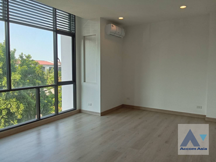 8  3 br House For Rent in Ratchadaphisek ,Bangkok  at Premium Place  AA40139