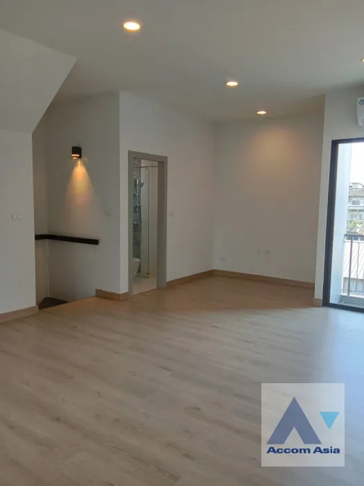 7  3 br House For Rent in Ratchadaphisek ,Bangkok  at Premium Place  AA40139