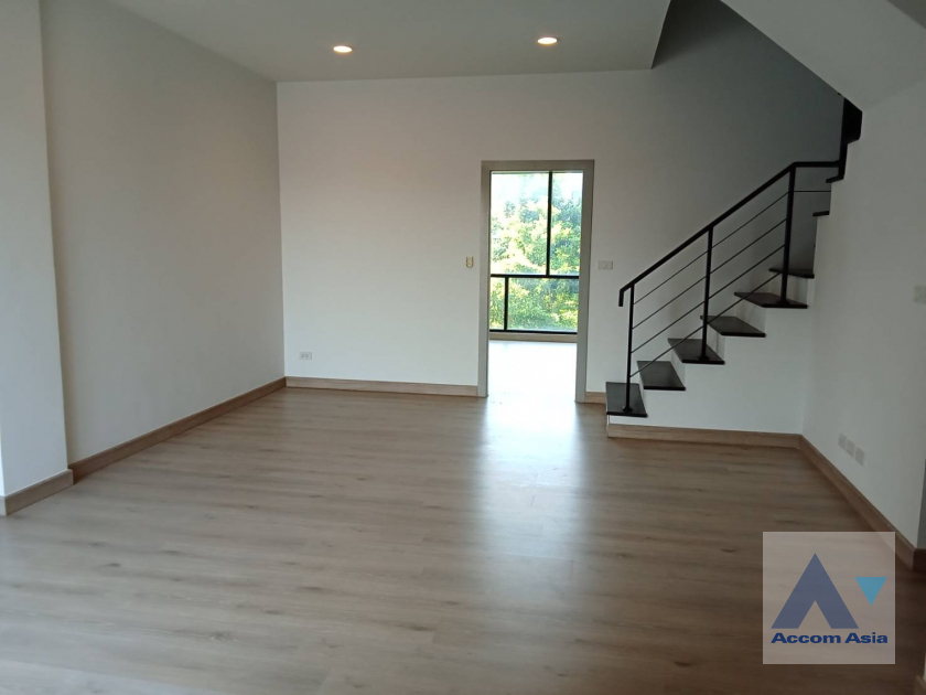 5  3 br House For Rent in Ratchadaphisek ,Bangkok  at Premium Place  AA40139