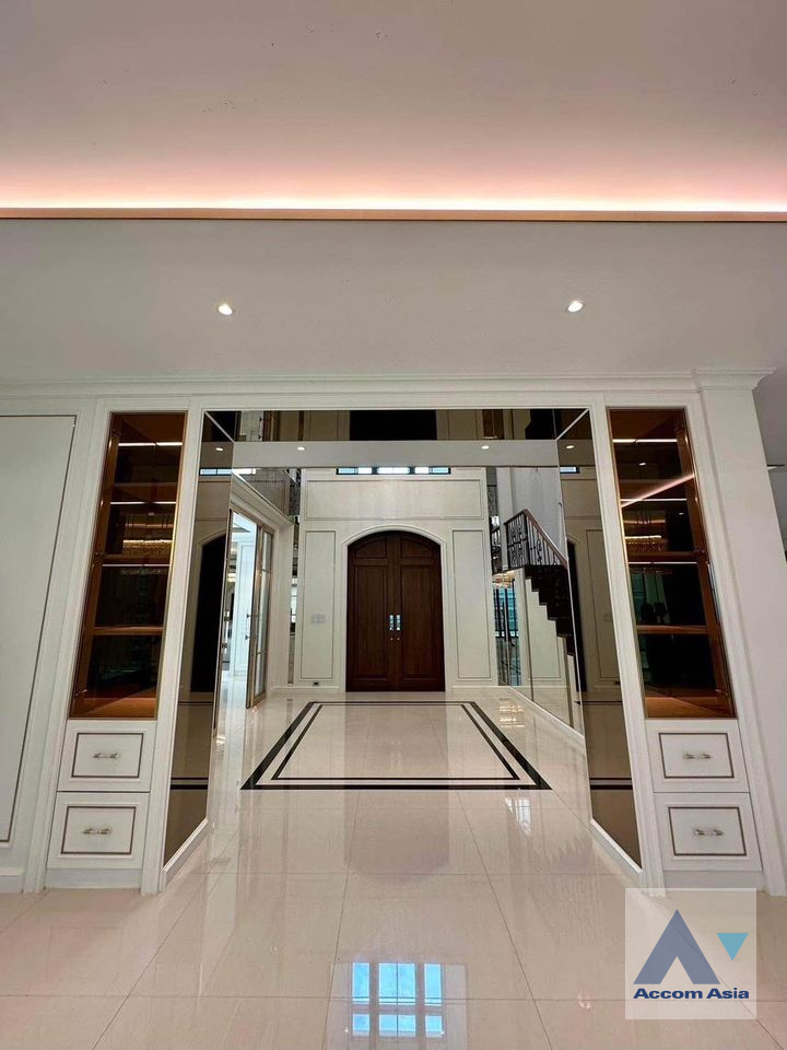 5  4 br House For Sale in Dusit ,Bangkok  at The Palazzo Pinklao AA40145