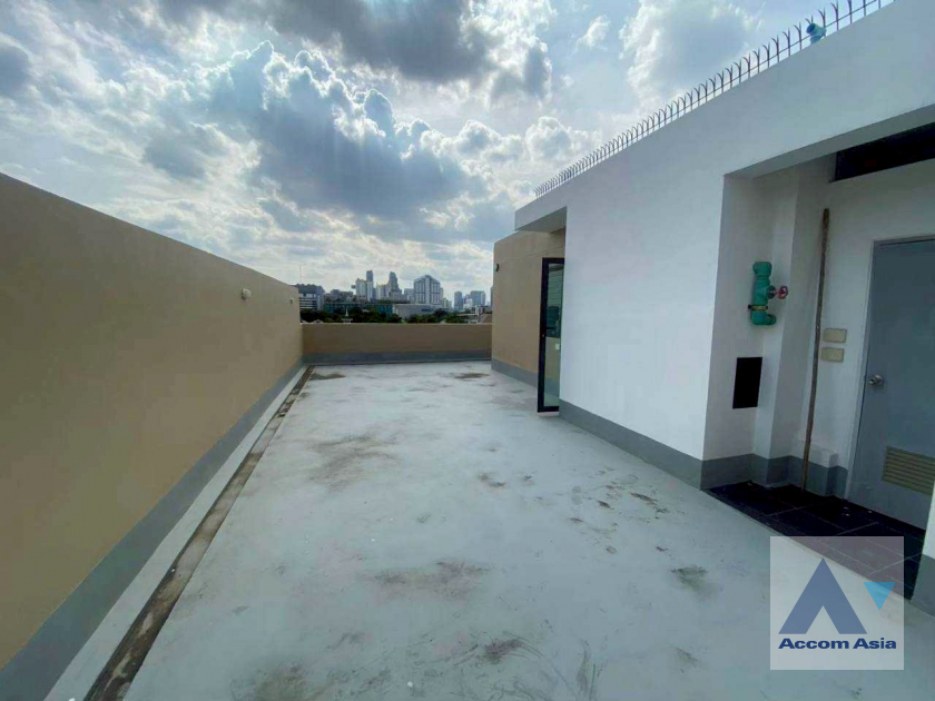 16  House For Rent in Ratchadaphisek ,Bangkok MRT Phetchaburi AA40155