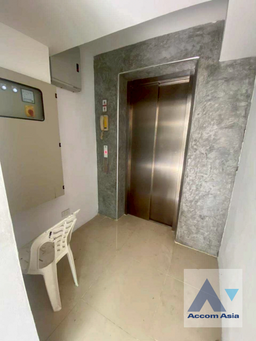 8  House For Rent in Ratchadaphisek ,Bangkok MRT Phetchaburi AA40155