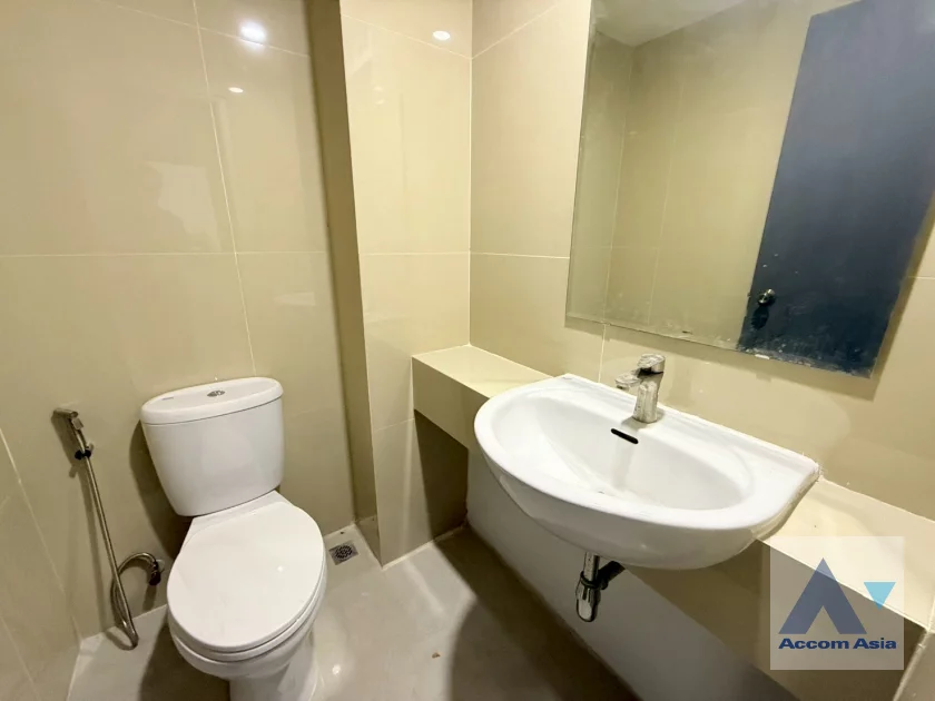 23  House For Rent in Ratchadaphisek ,Bangkok MRT Phetchaburi AA40155