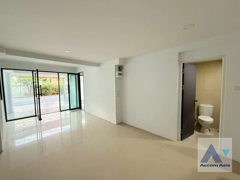 4  House For Rent in Ratchadaphisek ,Bangkok MRT Phetchaburi AA40155