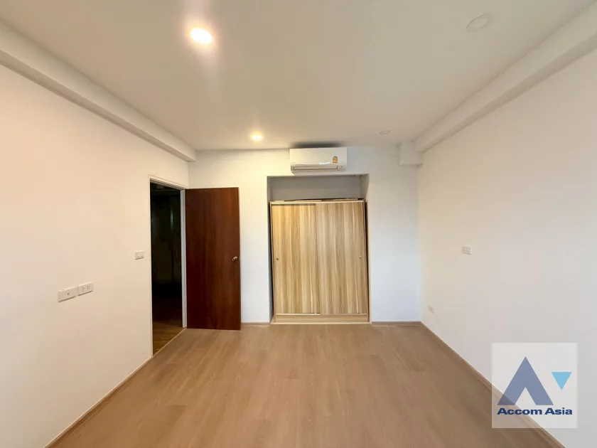 14  House For Rent in Ratchadaphisek ,Bangkok MRT Phetchaburi AA40155