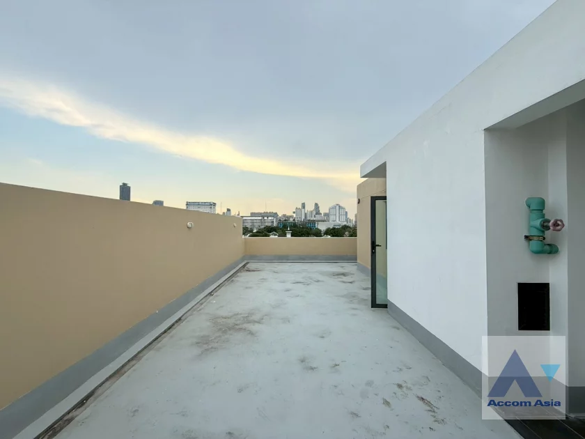28  House For Rent in Ratchadaphisek ,Bangkok MRT Phetchaburi AA40155