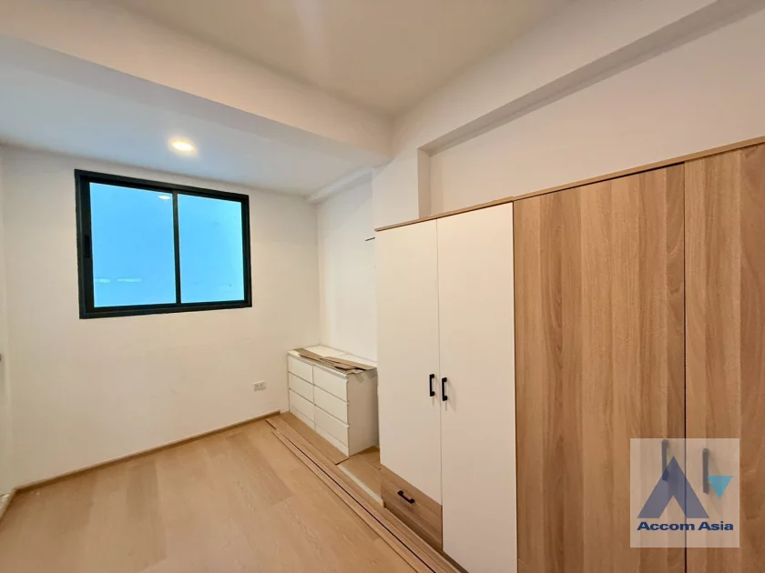 13  House For Rent in Ratchadaphisek ,Bangkok MRT Phetchaburi AA40155