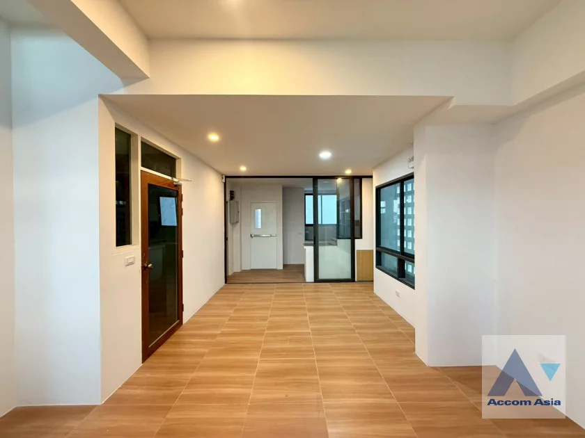 6  House For Rent in Ratchadaphisek ,Bangkok MRT Phetchaburi AA40155