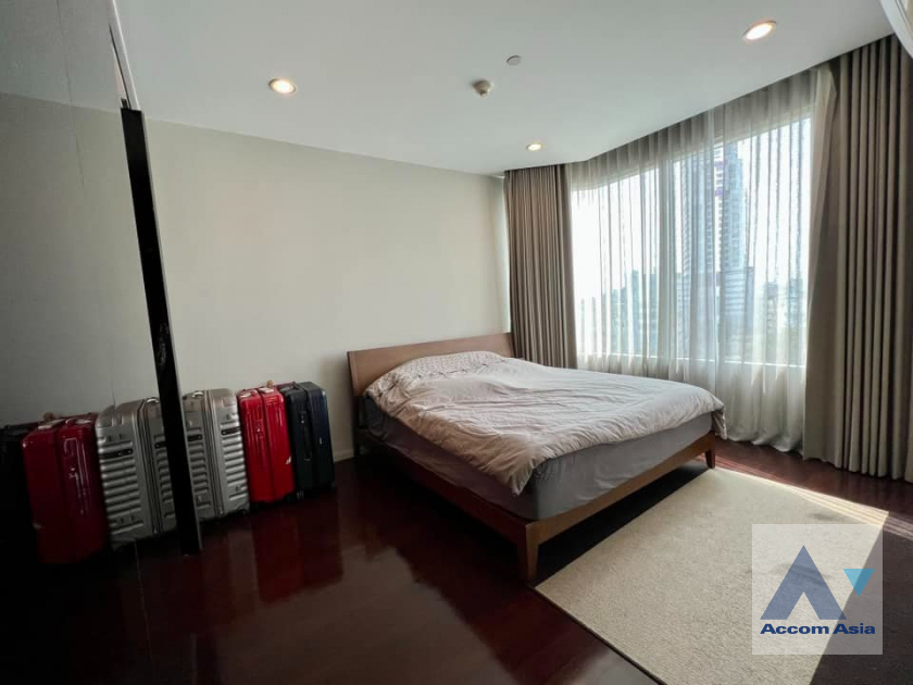 9  3 br Condominium For Sale in Charoen Nakhon ,Bangkok BTS Krung Thon Buri at WaterMark Chaophraya River AA40161