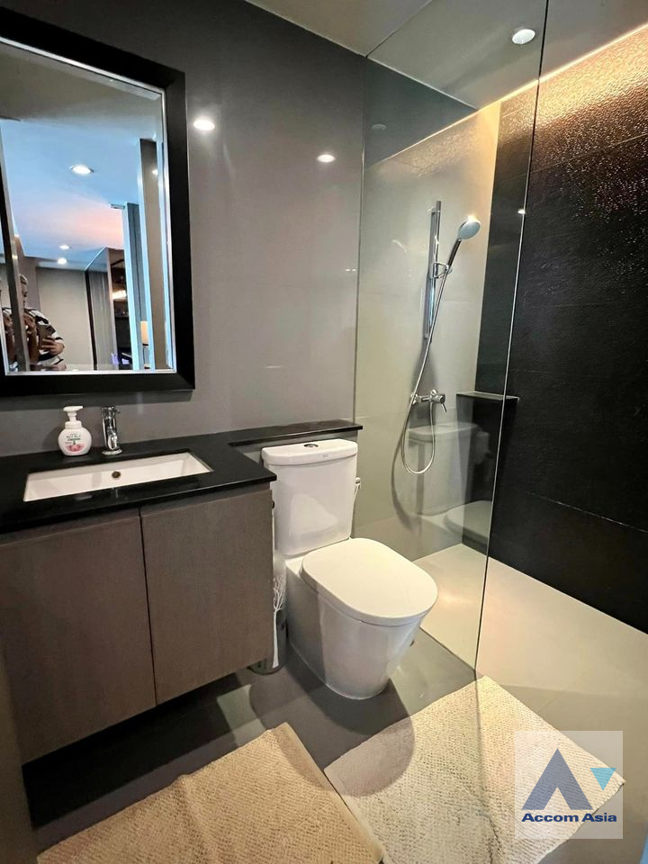 12  3 br Condominium For Sale in Charoen Nakhon ,Bangkok BTS Krung Thon Buri at WaterMark Chaophraya River AA40161