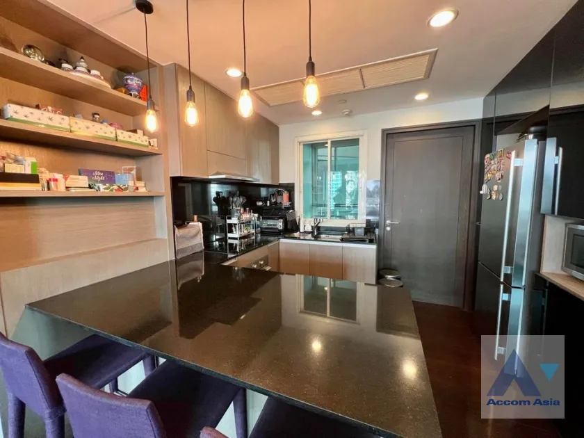 unitFully Furnished |  3 Bedrooms  Condominium For Sale in Charoen Nakhon, Bangkok  near BTS Krung Thon Buri (AA40161)