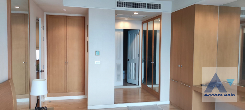 4  1 br Condominium For Sale in Charoen Nakhon ,Bangkok BTS Krung Thon Buri at Baan Sathorn Chaophraya AA40182