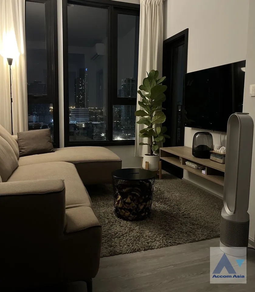 unit 1 Bedroom  Condominium For Sale in Sukhumvit, Bangkok  near BTS Ekkamai (AA40200)