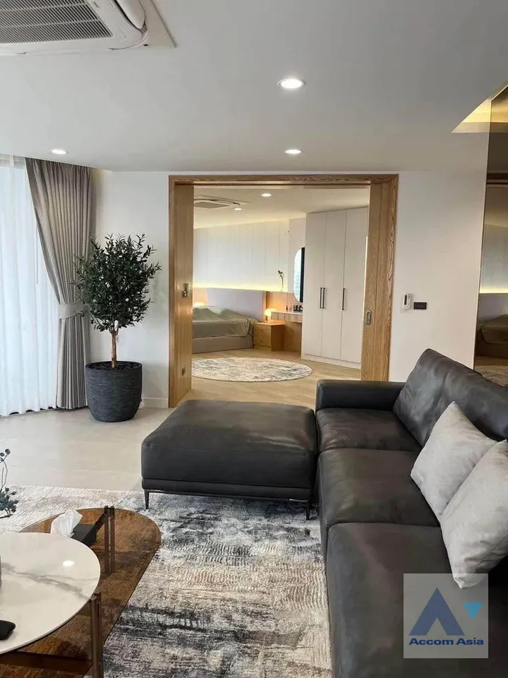 unit 2 Bedrooms  Condominium For Sale in Phaholyothin, Bangkok  (AA40207)