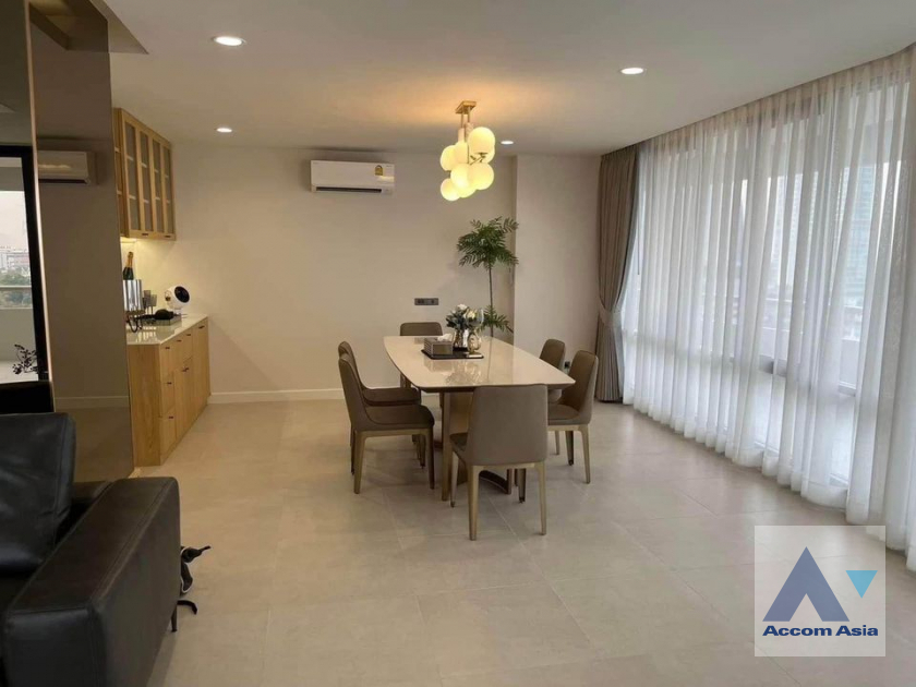  2  2 br Condominium For Sale in Phaholyothin ,Bangkok  at Bangkok River Marina AA40207