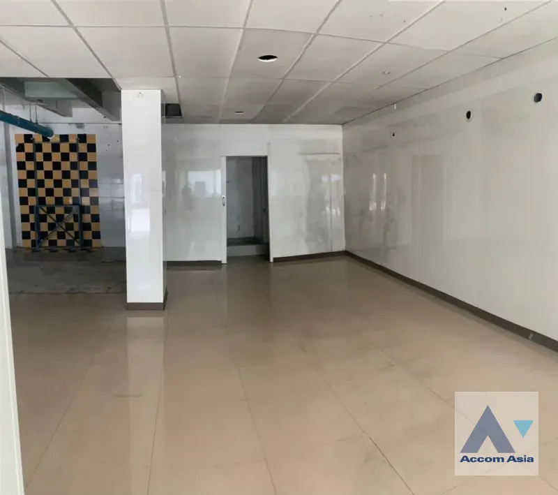 unit Shophouse For Rent in Silom, Bangkok  near BTS Surasak (AA40234)