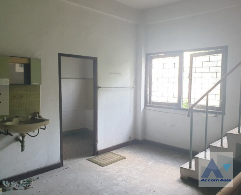 5  Building for rent and sale in Silom ,Bangkok  AA40238