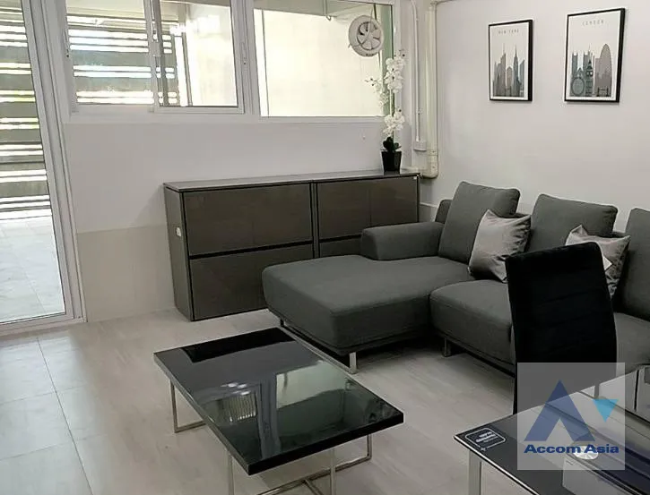  1  3 br Townhouse for rent and sale in Rama 3 ,Bangkok BTS Saphan Taksin AA40246
