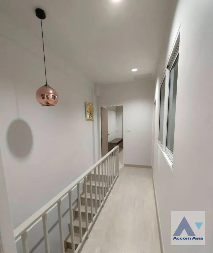 10  3 br Townhouse for rent and sale in Rama 3 ,Bangkok BTS Saphan Taksin AA40246
