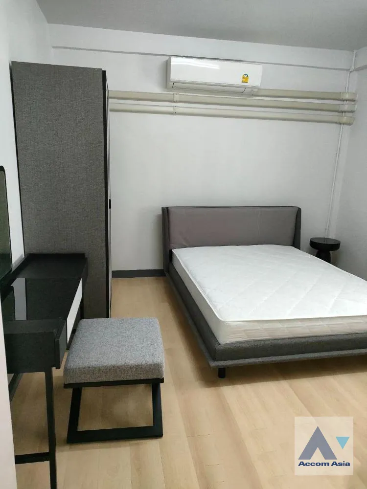 13  3 br Townhouse for rent and sale in Rama 3 ,Bangkok BTS Saphan Taksin AA40246