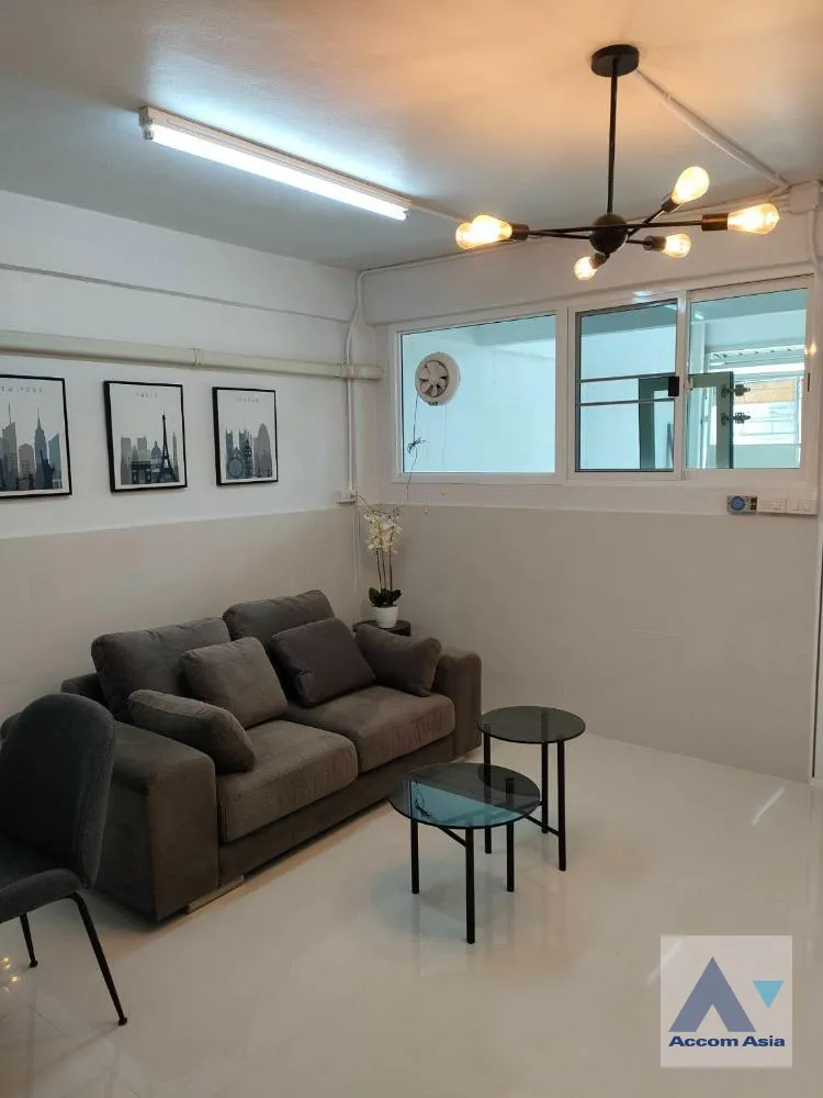 5  3 br Townhouse for rent and sale in Rama 3 ,Bangkok BTS Saphan Taksin AA40246