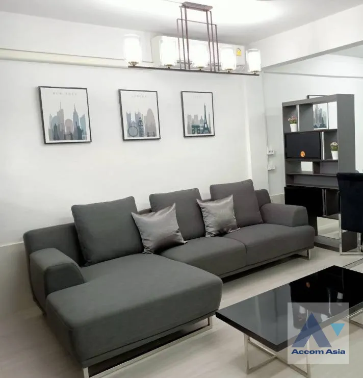  1  3 br Townhouse for rent and sale in Rama 3 ,Bangkok BTS Saphan Taksin AA40246