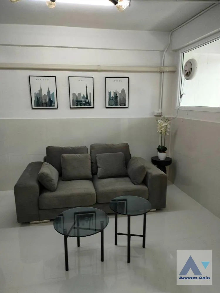4  3 br Townhouse for rent and sale in Rama 3 ,Bangkok BTS Saphan Taksin AA40246
