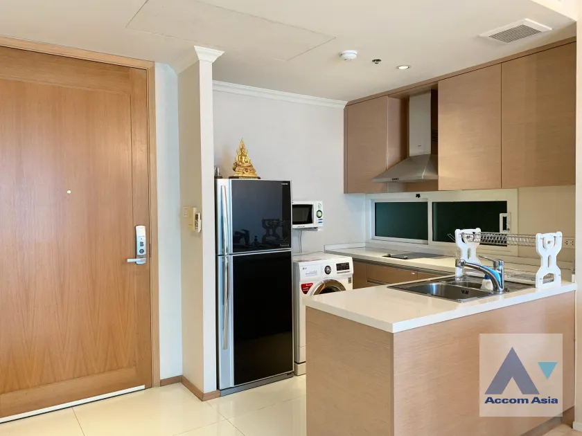 unit 1 Bedroom  Condominium For Rent in Sathorn, Bangkok  near BTS Chong Nonsi - BRT Sathorn (AA40252)