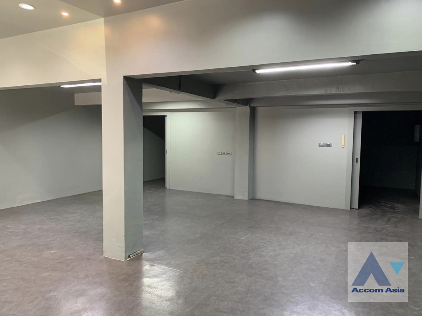 unit Building For Rent in Silom, Bangkok  near BTS Chong Nonsi - MRT Silom (AA40255)