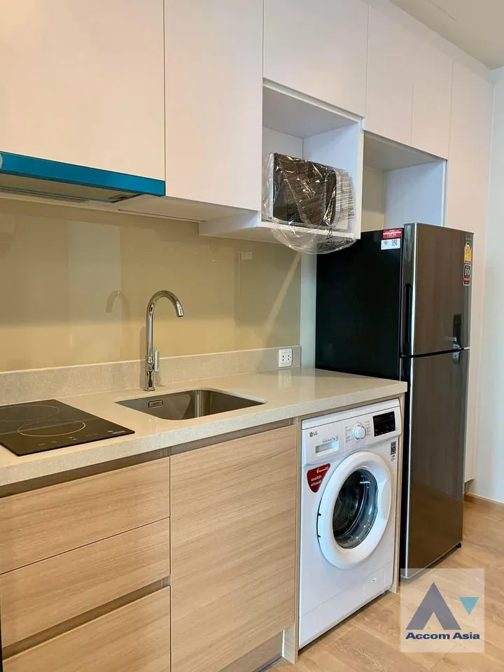 unit 1 Bedroom  Condominium For Sale in Sukhumvit, Bangkok  near BTS Phrom Phong (AA40258)