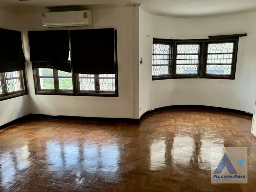 7  4 br Townhouse For Rent in Phaholyothin ,Bangkok MRT Lat Phrao AA40265