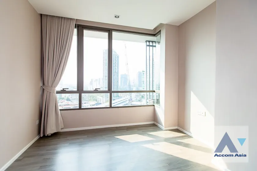 unit 1 Bedroom  Condominium For Sale in Sukhumvit, Bangkok  near BTS Phra khanong (AA40300)