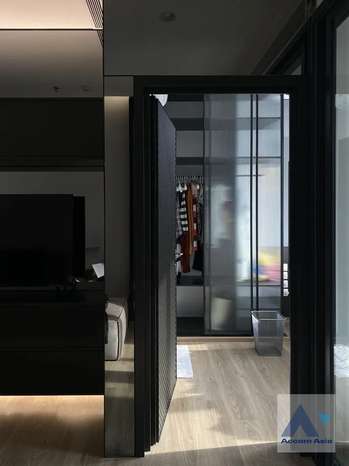 unit 1 Bedroom  Condominium For Sale in Sukhumvit, Bangkok  near BTS Thong Lo (AA40304)