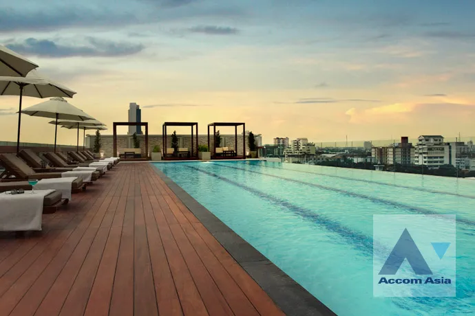 unit 3 Bedrooms  Apartment For Rent in Ratchadaphisek, Bangkok  near MRT Phetchaburi (AA40309)