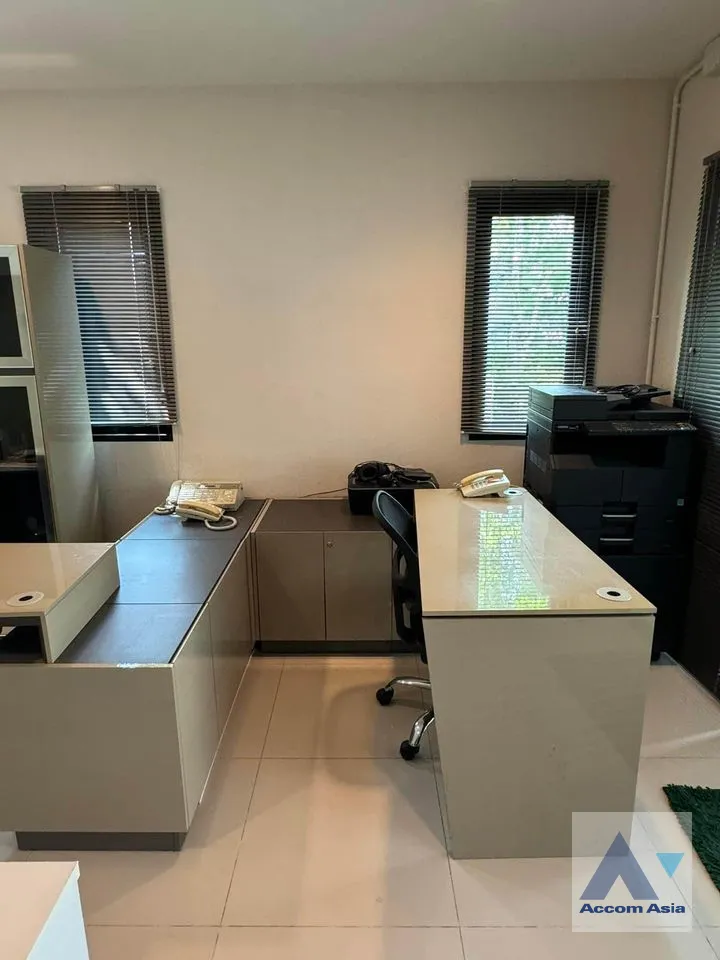 unit 3 Bedrooms  Townhouse For Rent in Ratchadaphisek, Bangkok  (AA40316)