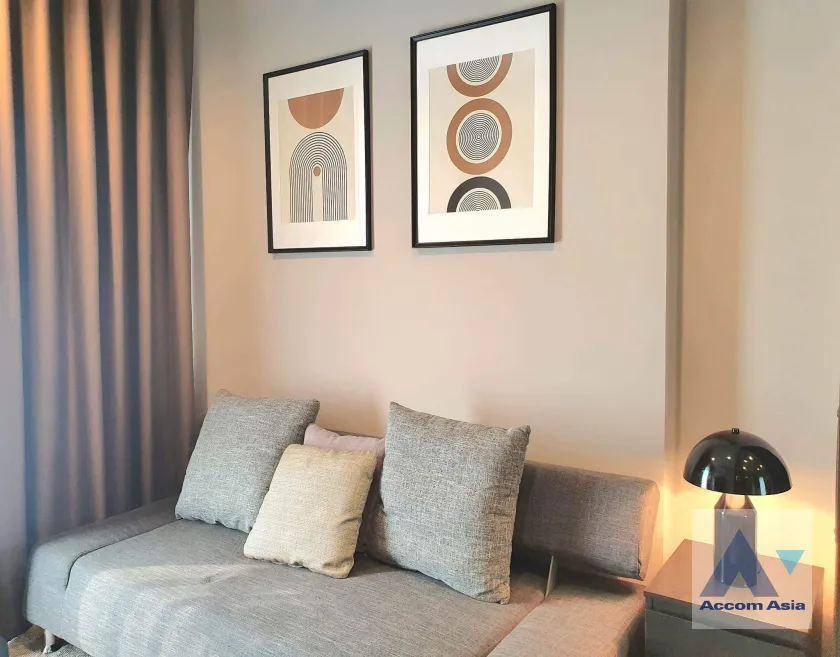 unit 1 Bedroom  Condominium For Rent in ,   near MRT Rama 9 - ARL Makkasan (AA40322)