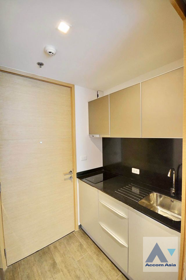 9  1 br Condominium For Sale in Sukhumvit ,Bangkok BTS Ekkamai at The Lofts Ekkamai  AA40335