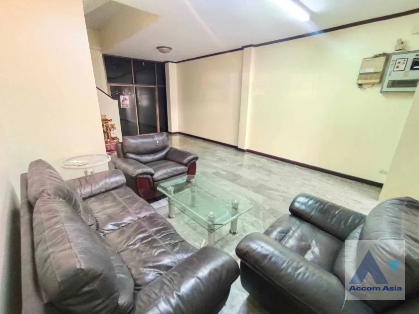  1  4 br Townhouse For Rent in Rama 3 ,Bangkok BRT Rama IX Bridge AA40337