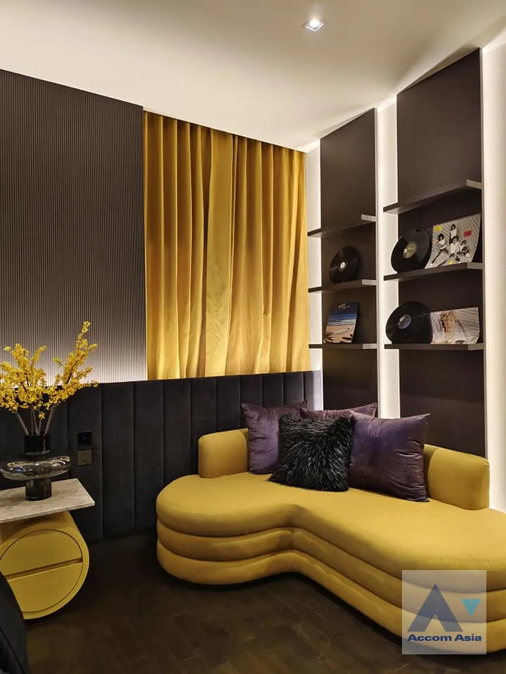 unit 3 Bedrooms  House For Sale in Samutprakan, Samutprakan  near BTS Bearing (AA40342)