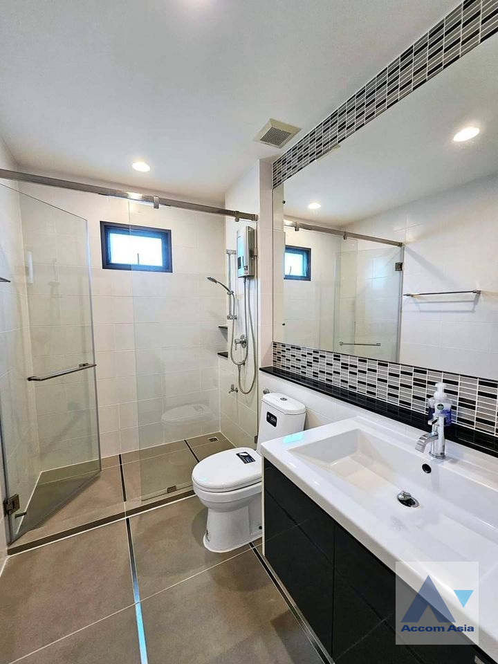 24  4 br House for rent and sale in Pattanakarn ,Bangkok ARL Hua Mak at Setthasiri Pattanakarn AA40345